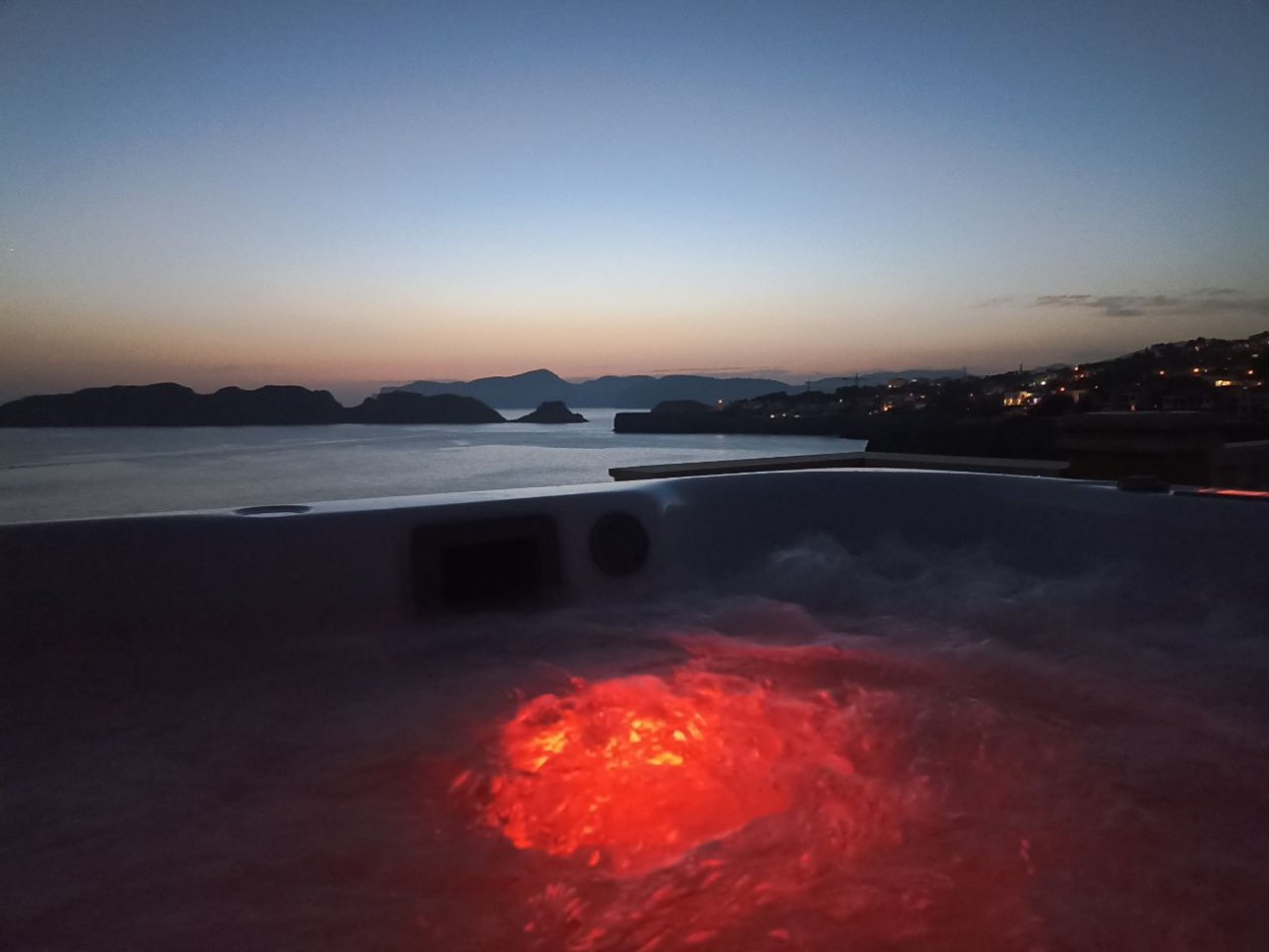 Penthouse in Nova Santa Ponsa mit Meerblick, großen Terrassen und privatem Jacuzzi