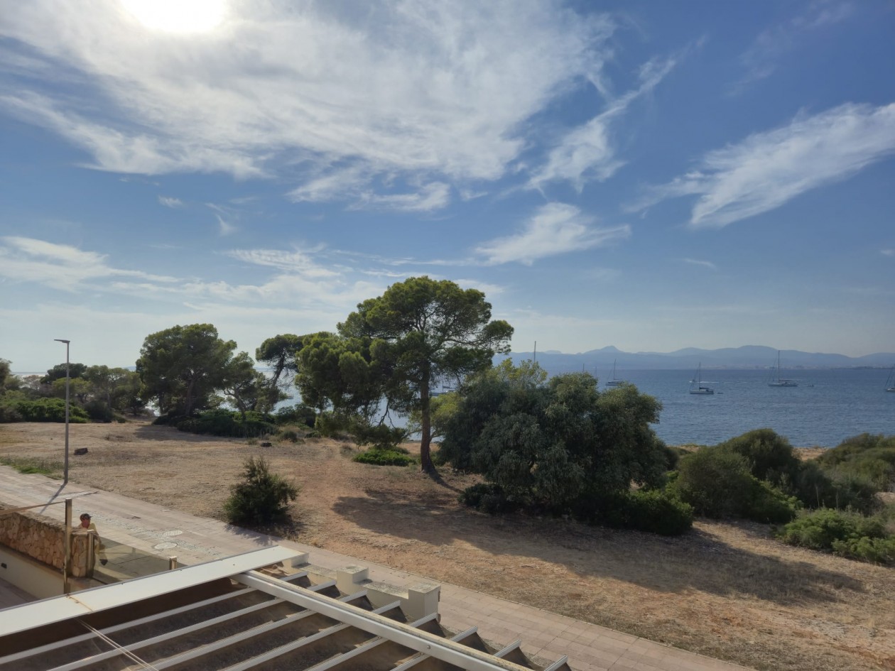 4-Schlafzimmer-Haus am Strand zum Verkauf in Son Veriu