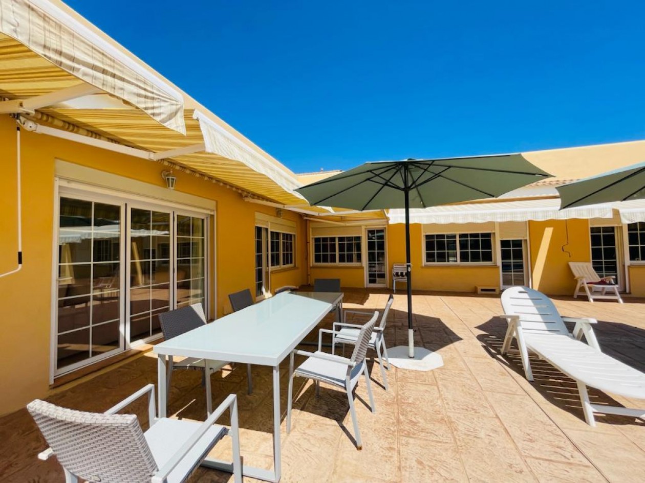 Zeitgemässe Villa im Zentrum von Santa Ponsa, im Südwesten von Mallorca