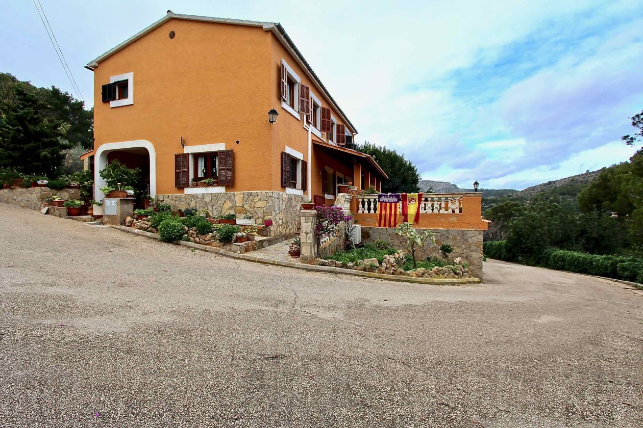 Finca mit 30.000qm 1 km von Puerto Andratx