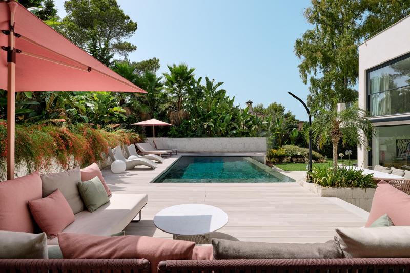 Exklusive Designvilla mit Bali-Pool und Bergblick in Nova Santa Ponsa- komplett renovier, grosszügig gestaltet und mit mediterranem Flair.t