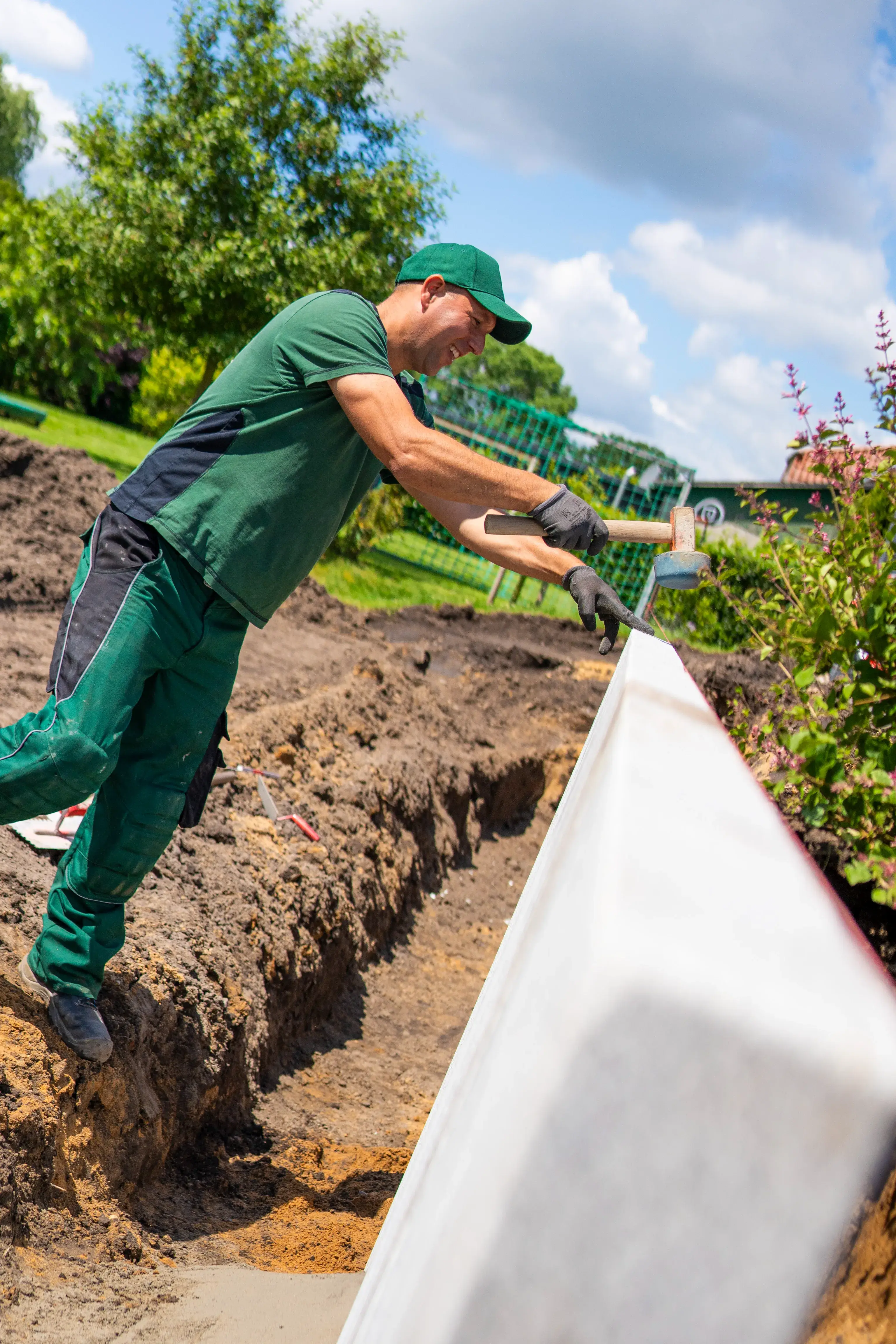 Entdecken Sie die Vorteile von Palisaden-Holzsichtschutz