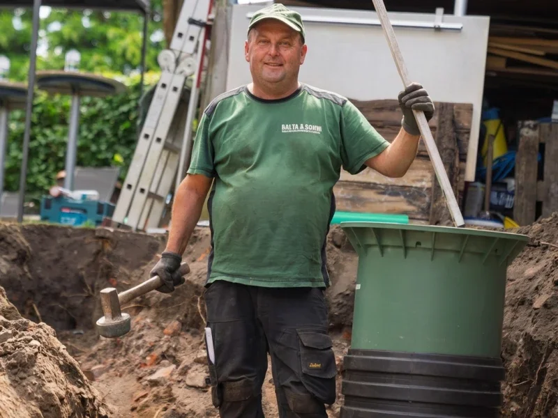 Naturpool oder klassischer Pool? Nachhaltiger Badespaß für Ihren Garten in Norderstedt