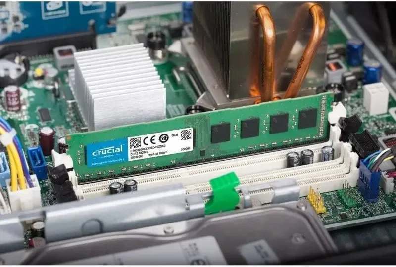 Crucial CT51264BD160BJ 4 Go DDR3 1600 MHz - vue 4