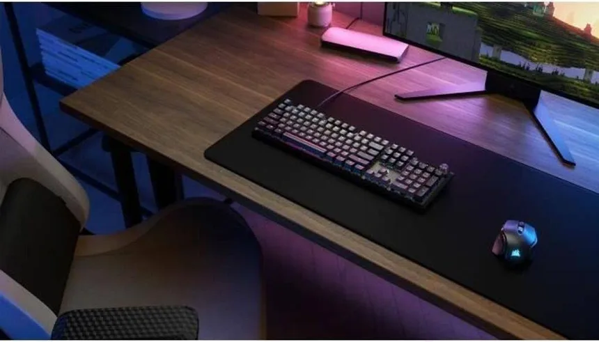 Corsair K70 Core Gris - vue 4