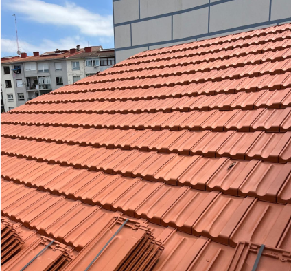 Reforma de cubierta en edificio residencial