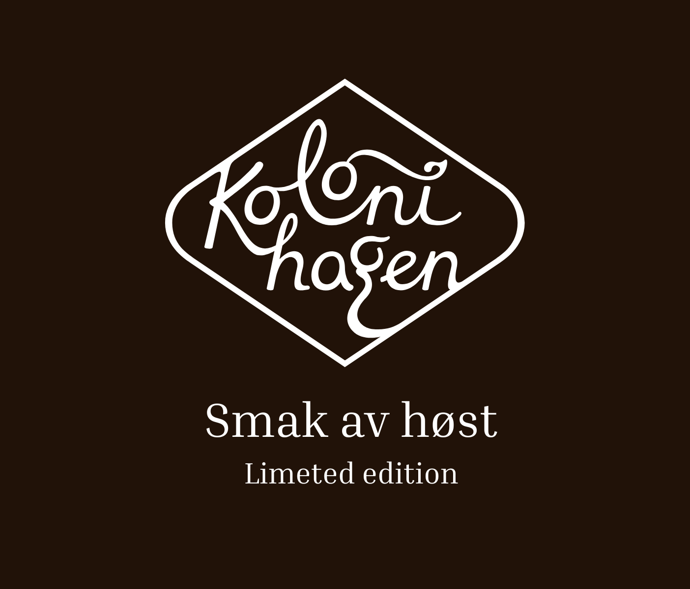 Kolonihagen Logo, hvit på brun bakgrunn. Smak av høst, limeted edition kampanje. Bildet er klikkbart, linker til produktside for kampanjenettside for høstkaffe.