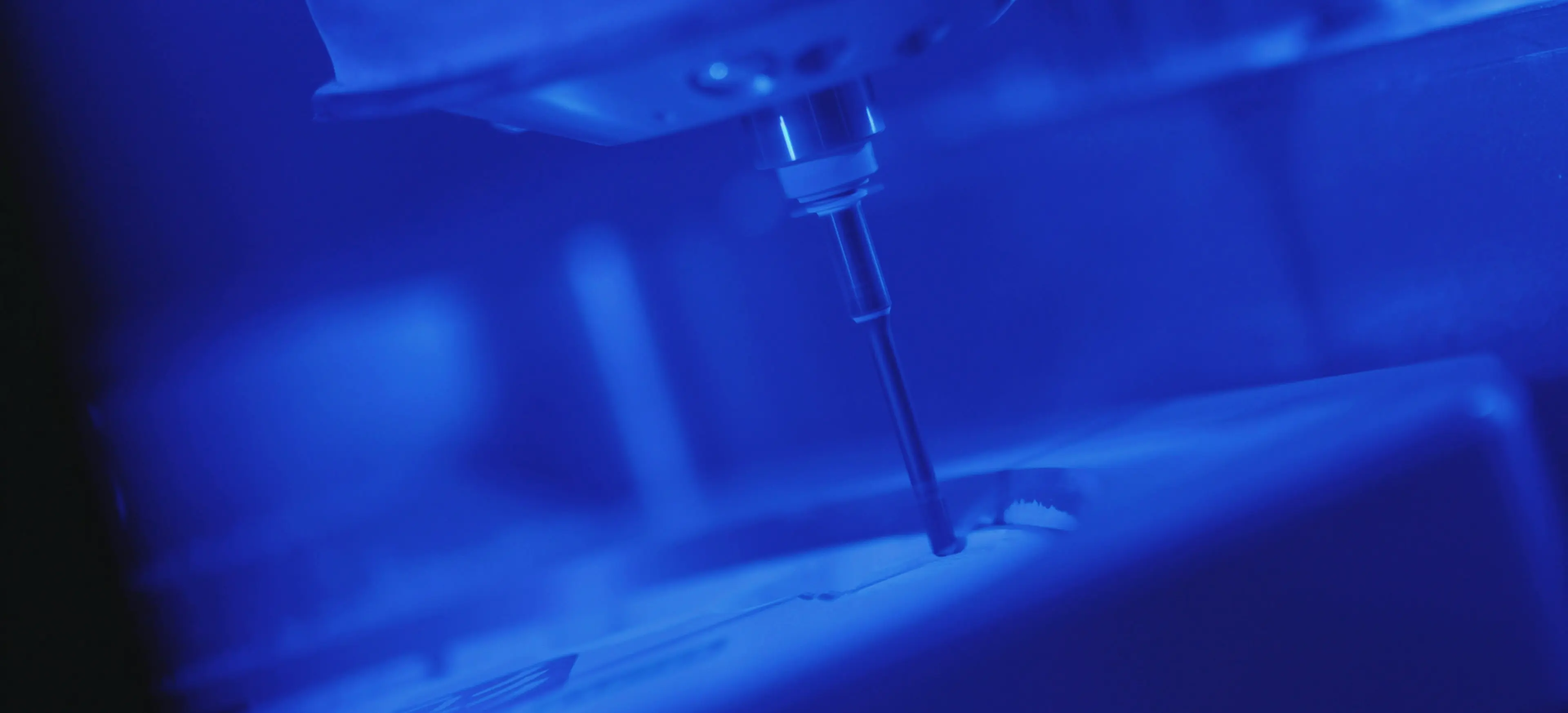 CNC Maschine fräst Zirkonoxid Prothetik