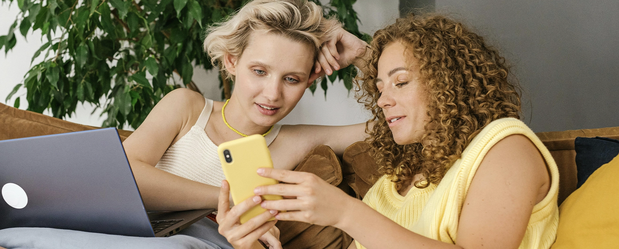 Employee engaging with social-first internal communications content