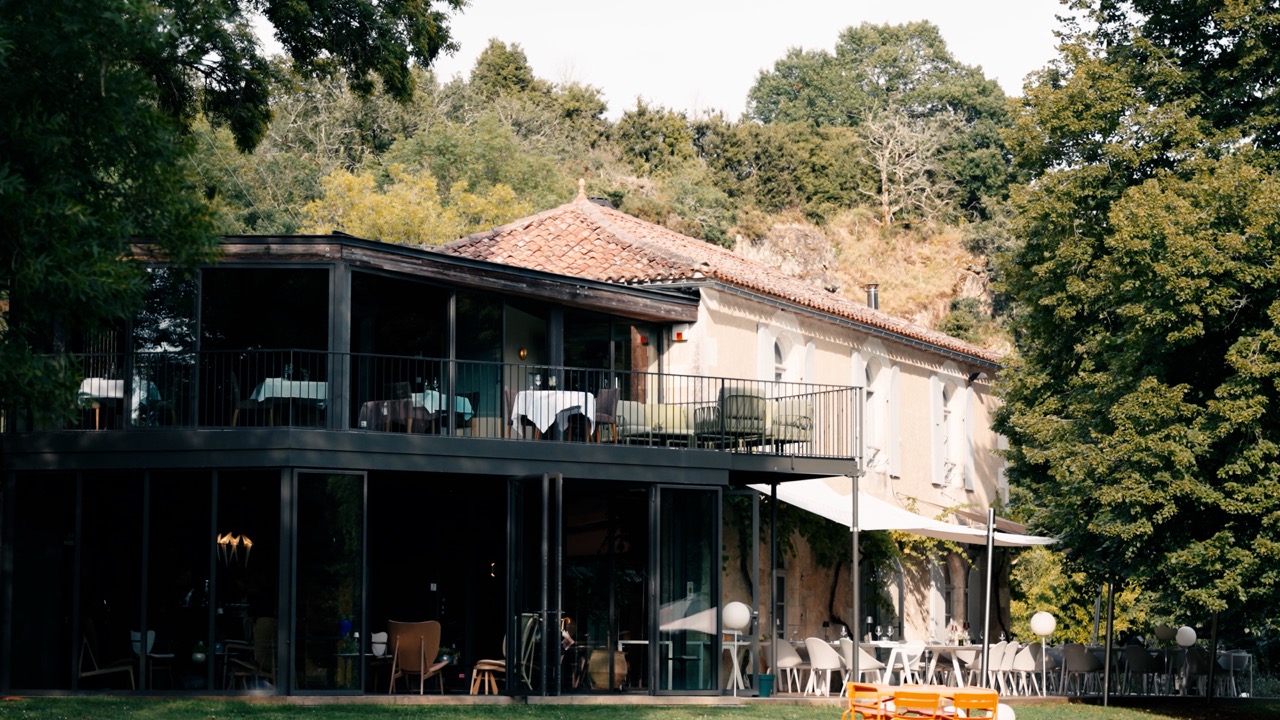 extérieur du restaurant du moulin de la Tardoire