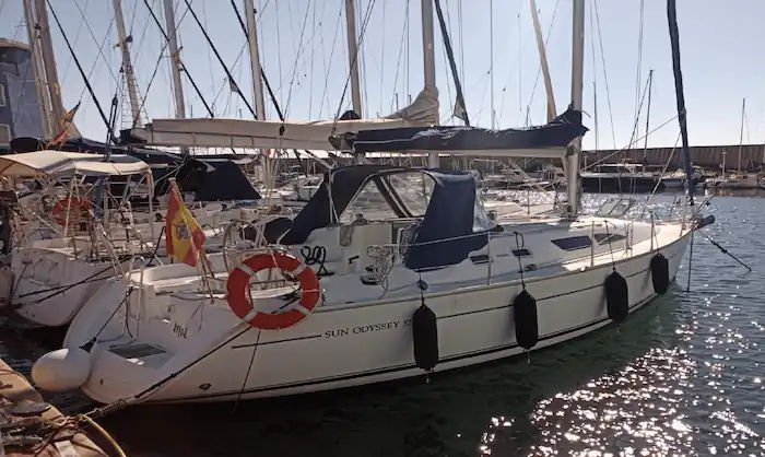 Velero Jenneau Sun Odyssey 37