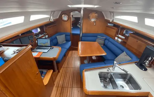 Velero Jenneau Sun Odyssey 37 interior