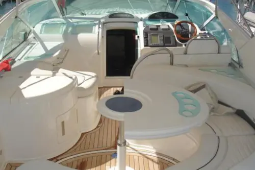 Lancha Fairline Targa 43 interior