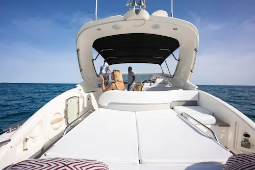 Lancha Fairline Targa 43 popa