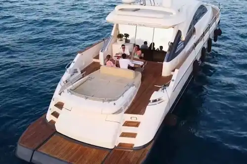 Lancha Aicon 72 HT Forever popa