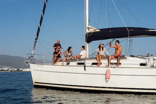 Gente a bordo del Velero Beneteau Cyclades 39 Mistral