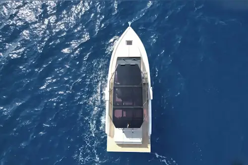 Lancha De Antonio D-Fender D34 navegando