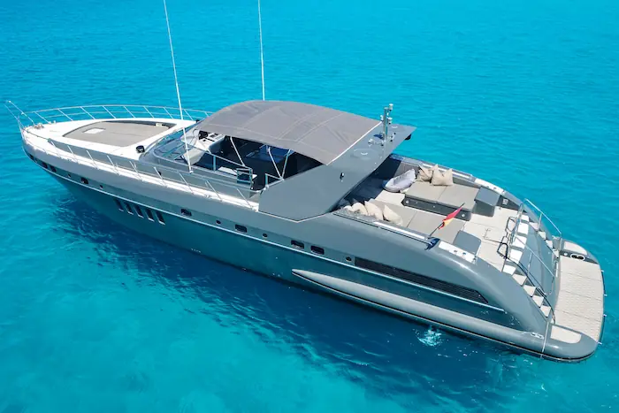 Yate Mangusta 80 Happy Hour