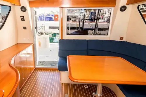 Interior de la Lancha Rodman 1250 Luna