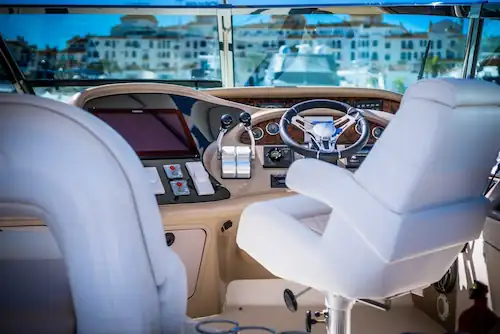 Cabina Lancha Sea Ray Sundancer 540 Coraje