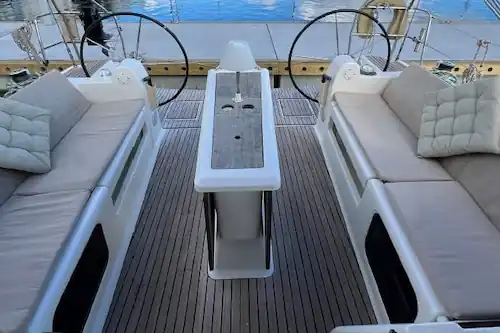 Velero Dufour Grand Large 410 cubierta