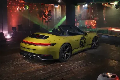 The 911 Spirit 70 is the latest addition to Porsche's Heritage Design Series, and is based on the hybrid 911 GTS Cabriolet