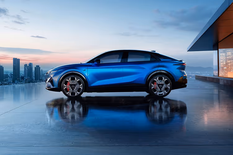 Alpine A390 Pricing Revealed - side profile