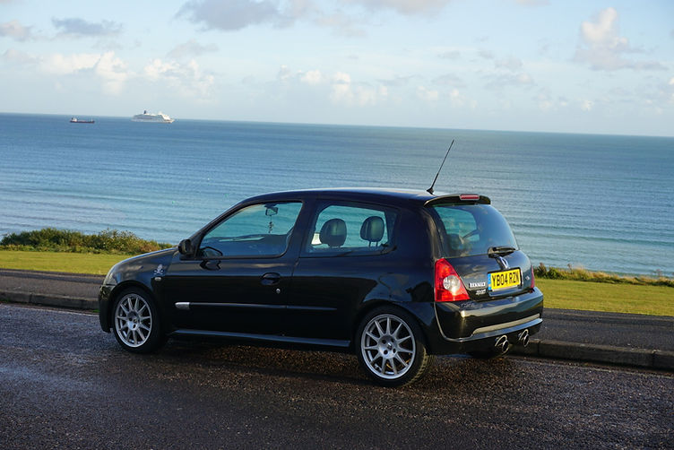 Black Gold Clio 182