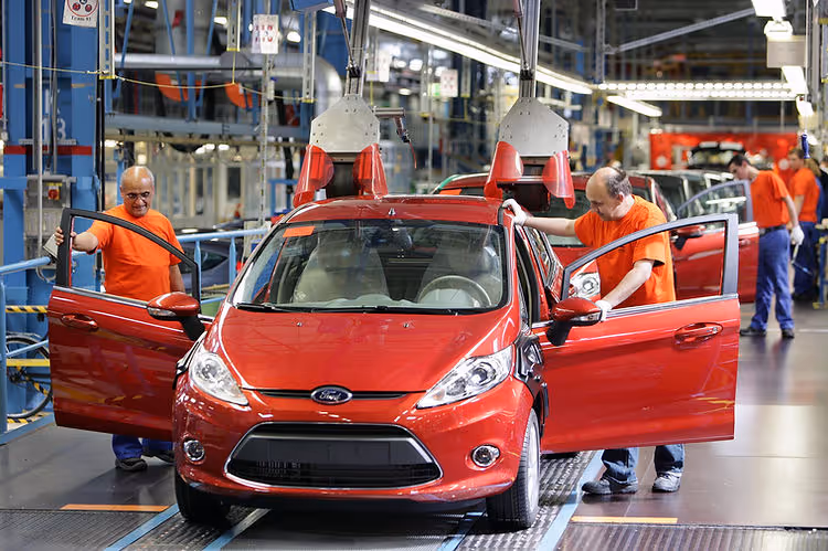 Mk6 Ford Fiesta rolls down the production line