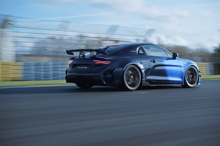 Alpine A110R Ultime Le Bleue two tone paint finish