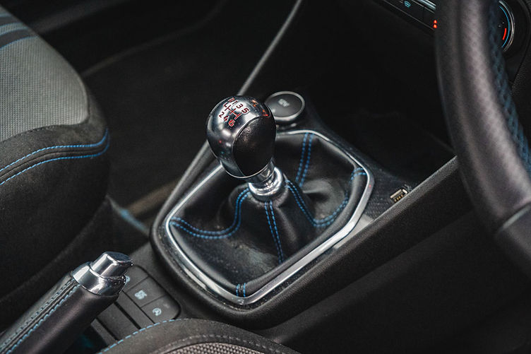Ford Fiesta ST Mk8 - gearstick