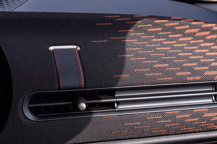 Mini JCW dashboard detail