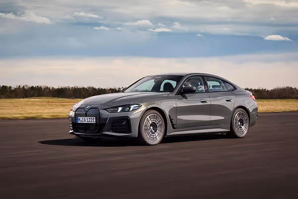 Facelifted BMW i4 eDrive40