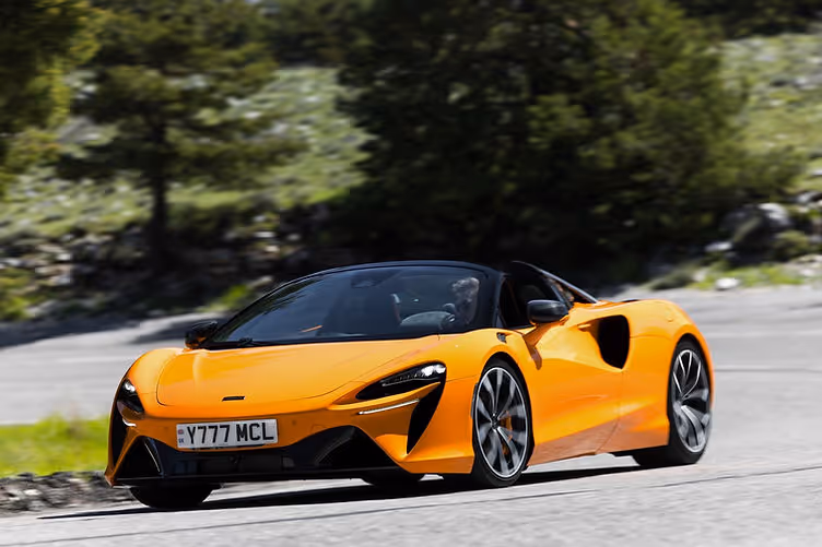 McLaren Artura Spider