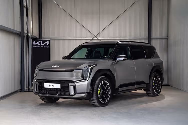 Kia EV9 GT - front