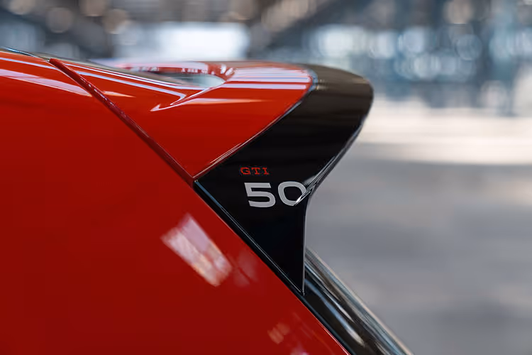 Volkswagen Golf GTI EDITION 50 - rear wing