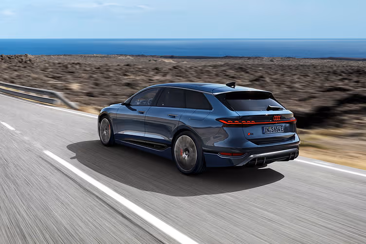 Audi S6 e-tron Avant driving