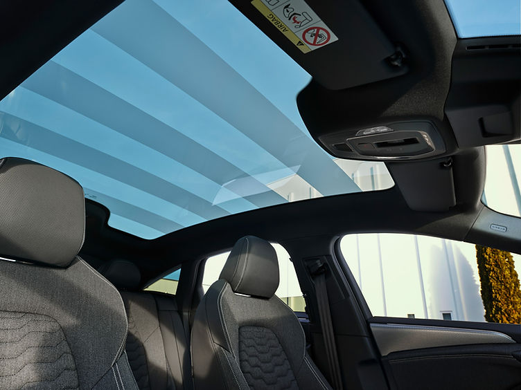 Audi S6 e-tron glass roof