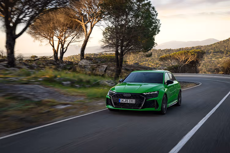 Audi RS3 facelift dynamic