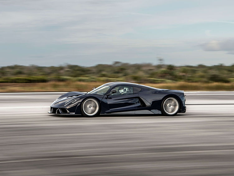 Koenigsegg Jesko Absolut v Hennessey Venom F5 - the race to 300 mph