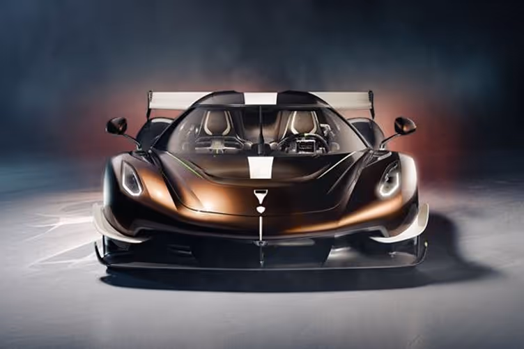 Front view of the Koenigsegg Sadair’s Spear, showcasing its aggressive aero and low-slung stance.
