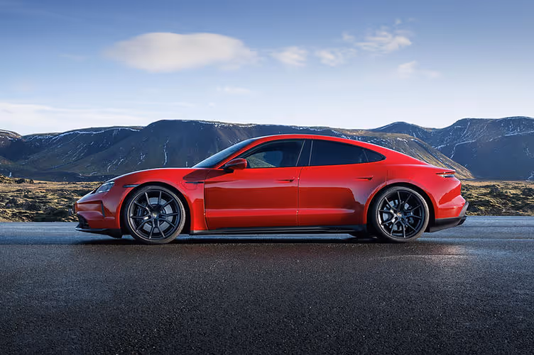 Porsche Taycan GTS saloon side