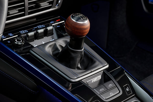 2025 Porsche 911 Carrera T 992.2 wooden gearknob