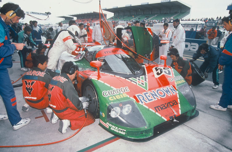 mazda 787b pit stop