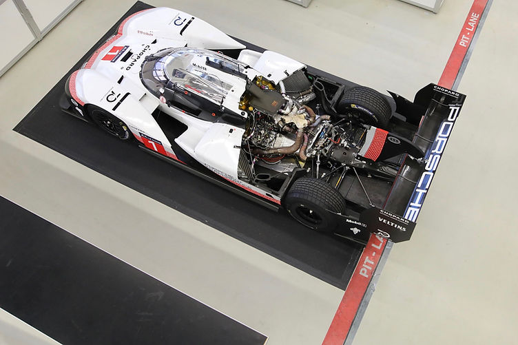 Porsche 919 Evo, top view, engine cover exposed