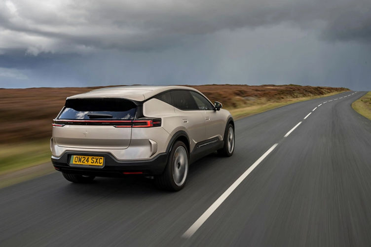 rear tracking shot polestar 3 performance