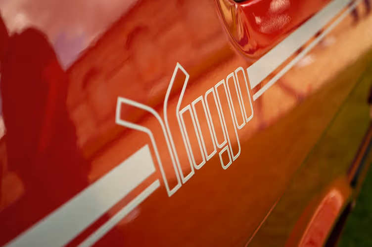 Yugo vinyl detail