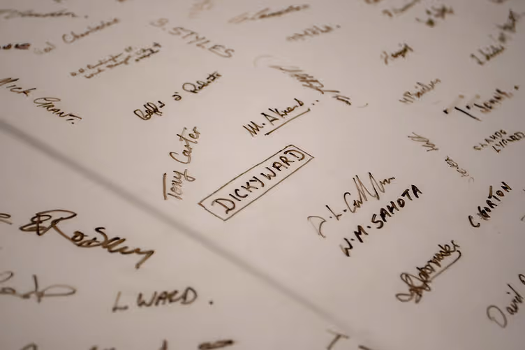 Austin Montego - signatures
