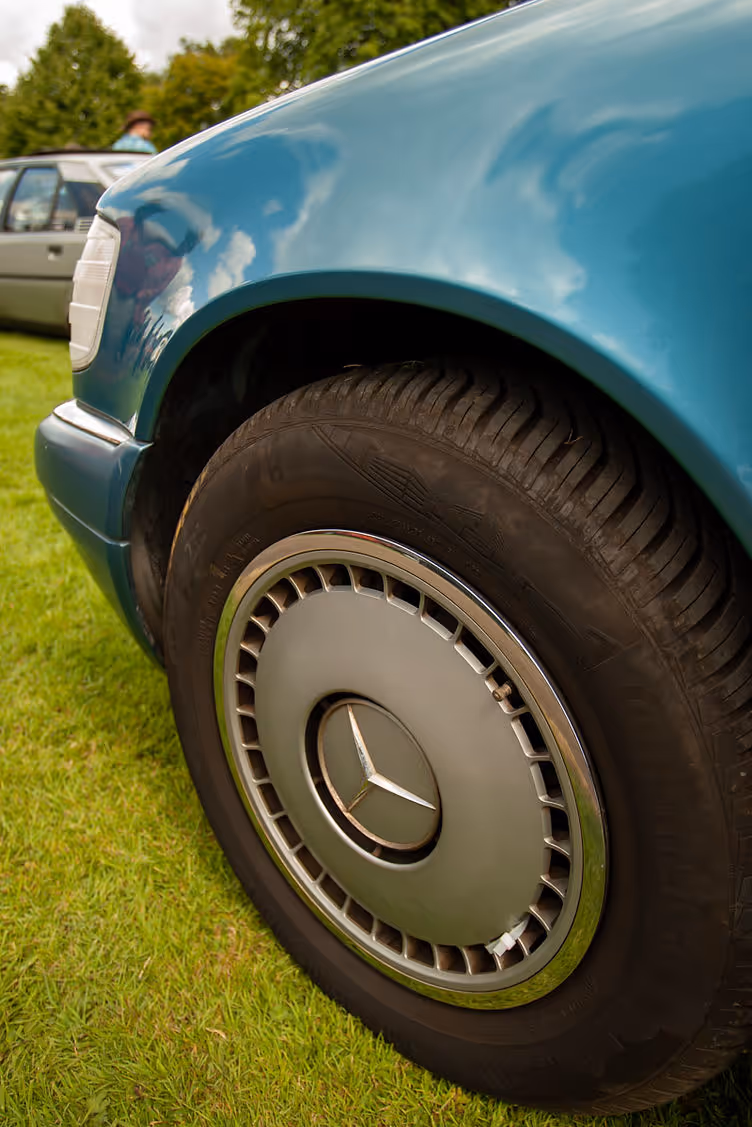 Mercedes-Benz S 280 wheel trim