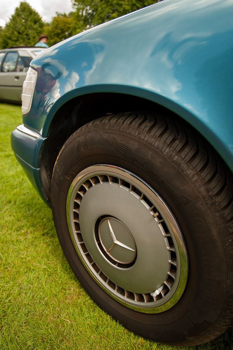Mercedes-Benz S 280 wheel trim